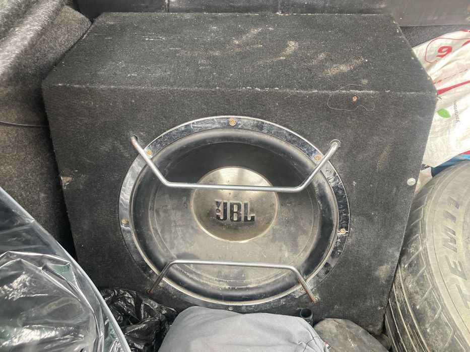 Продаетса Саббуфер 15тысяч