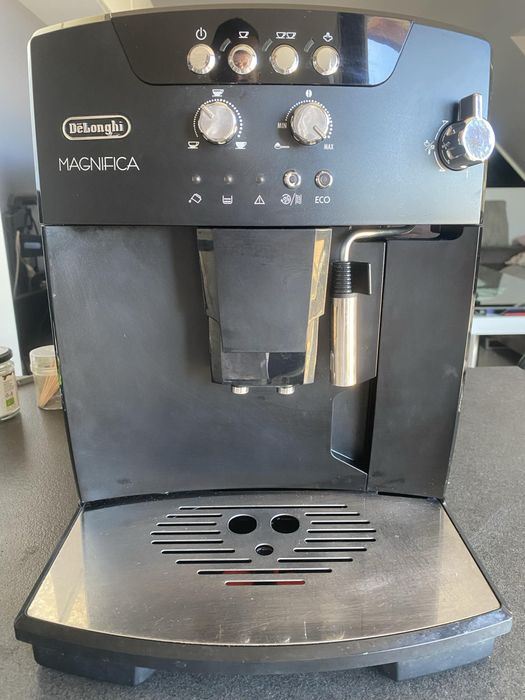 Кафемашона Delonghi Magnifica