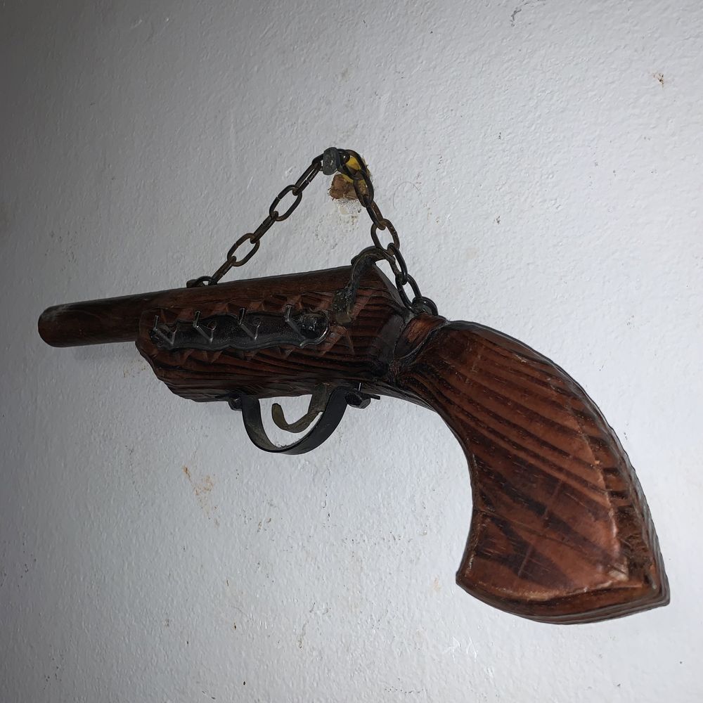 Suport de chei pistol decor