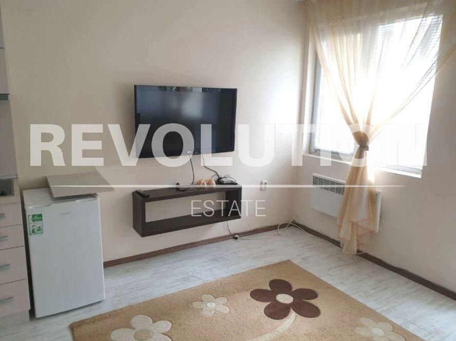 Дава се под наем Едностаен апартамент в Варна, Лятно кино Тракия - 42 кв.м за 300 € - Снимка #1