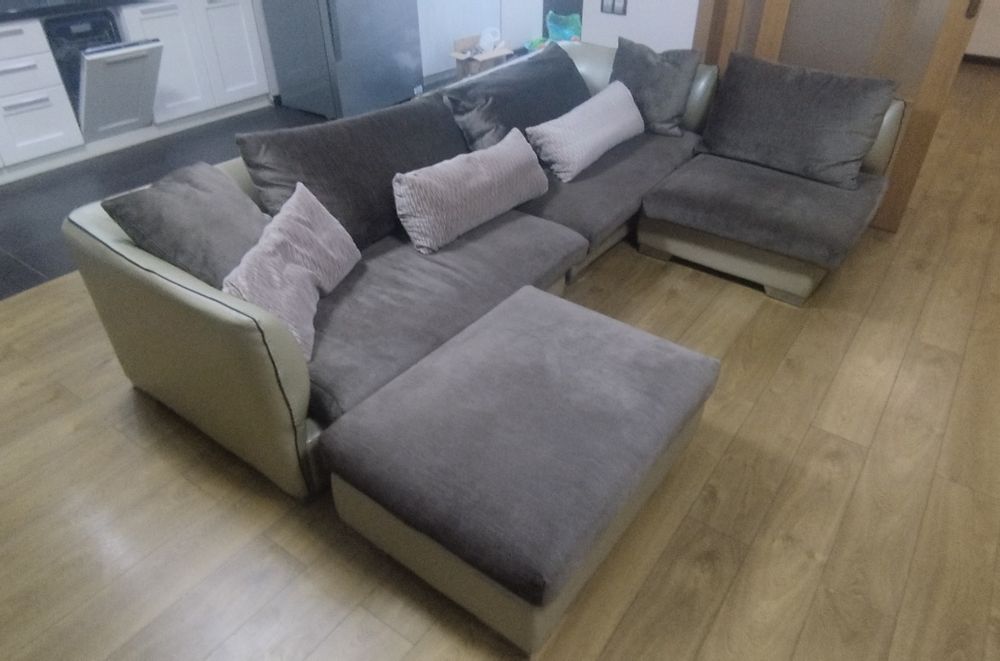 Продаётся диван в гостинную