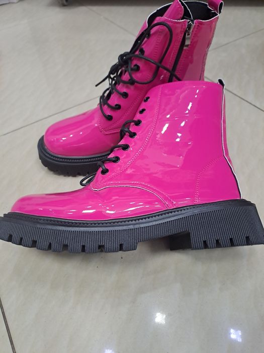 Дамски боти лак 40' нови