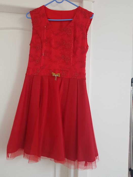vand rochie de ocazie