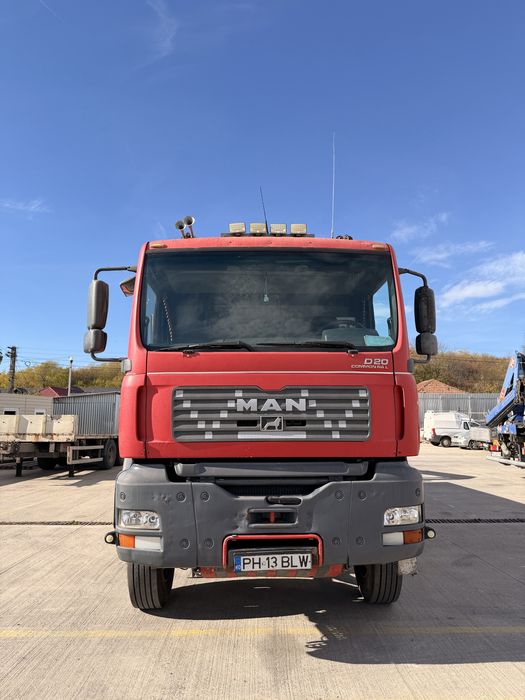 MAN TGA Echipat cu brat de macara+remorca