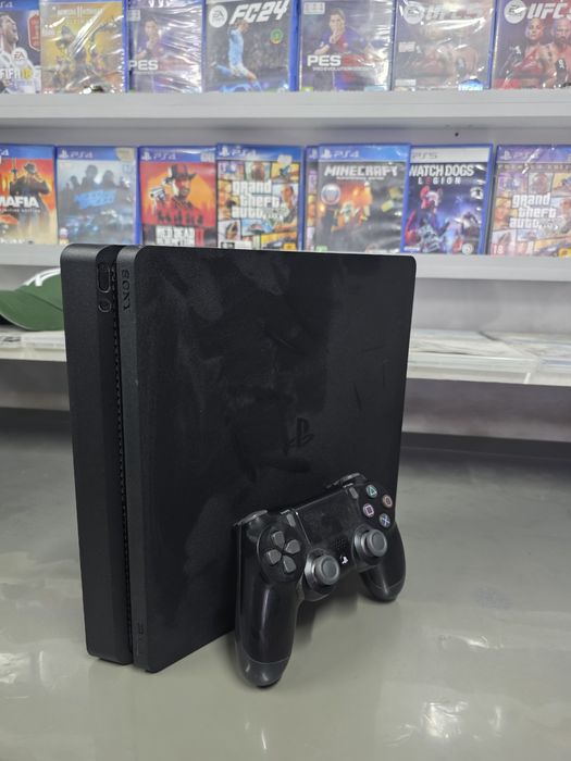Продается игровой консол Sony Playstation 4 sl8m