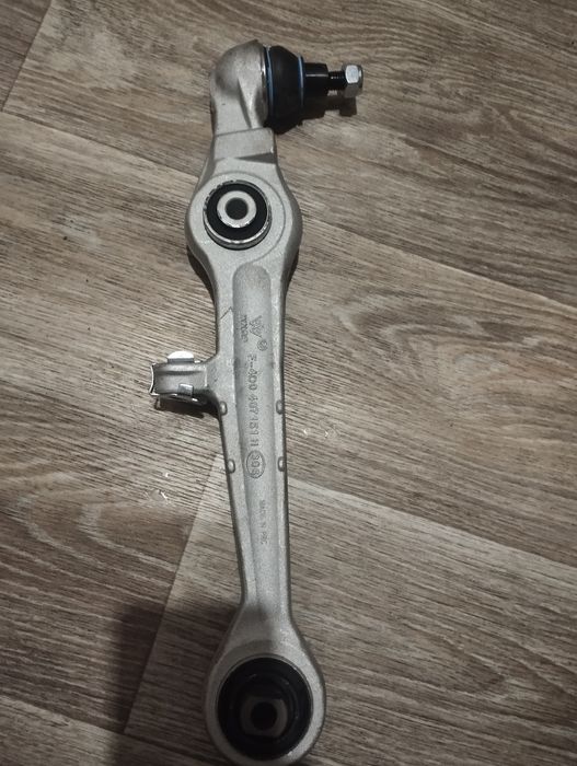 Рычаг передней подвески нижний