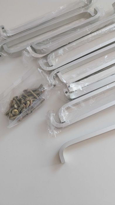 Manere mobilier din metal-15 bucati