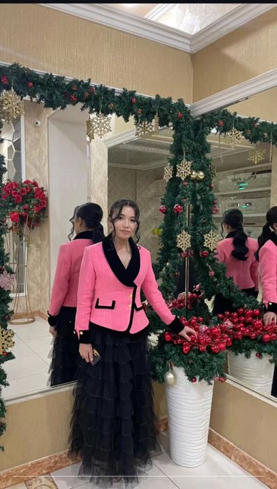 Әдемі кештерге арналган әдемі көйлек, 2 рет киілген. 44-46 га келеді