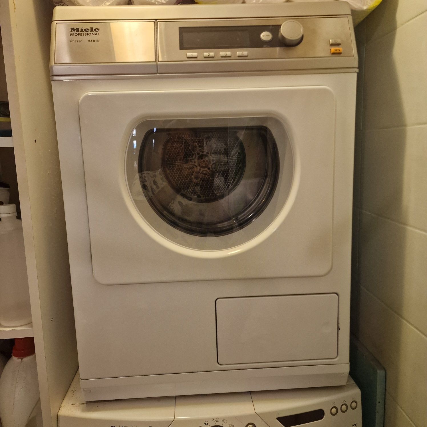 Сушилня MIELE PROFi PT7136