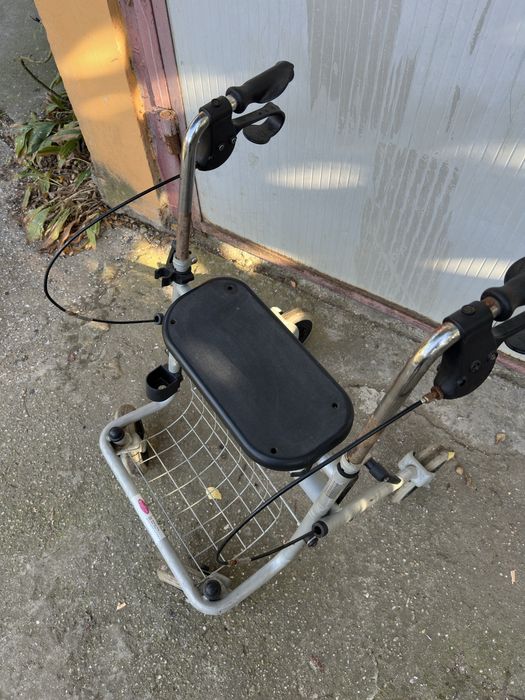 Rolator cu 4 roti