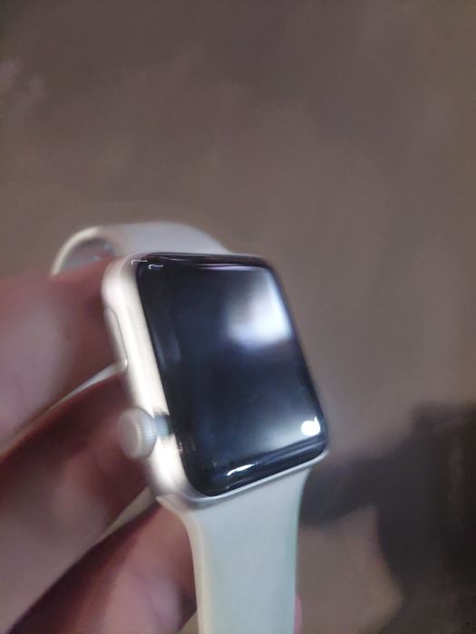 Дисплей и запчасти на apple watch 3