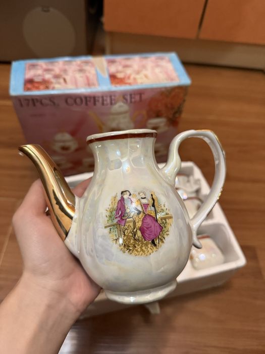 Набор  посуды «Мадонна»