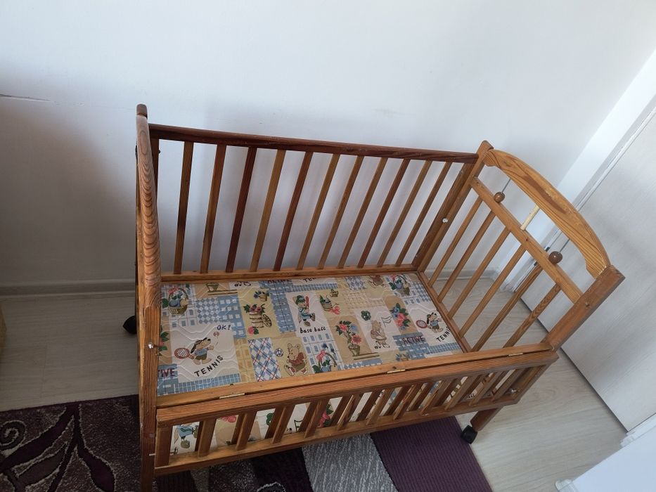 Манеж с матрацем