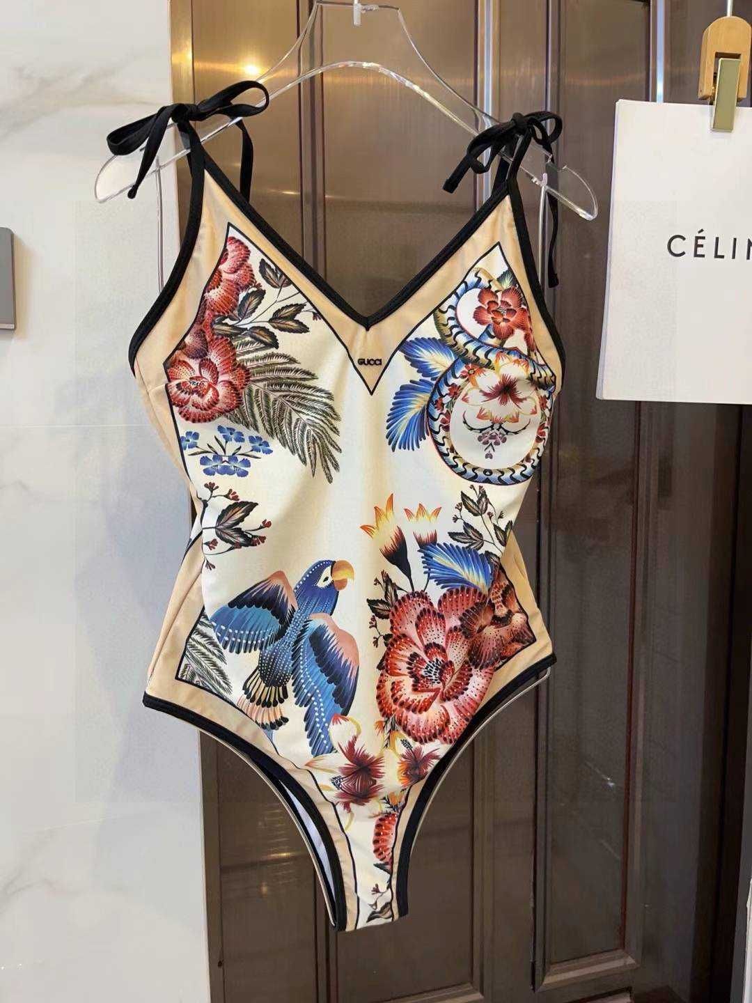 Costume de baie pentru femei de Gucci 029