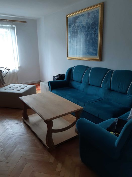 Inchiriez ap. 3 camere amenajat Pandurilor + garaj.