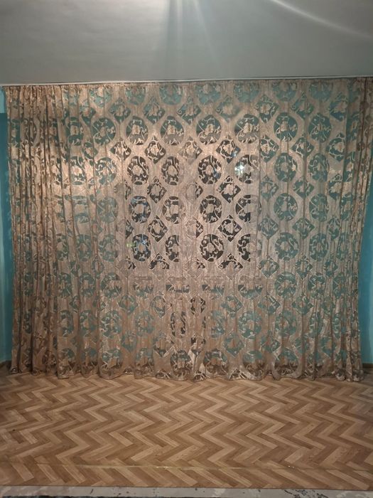 Продается шторы в хорошем состоянии