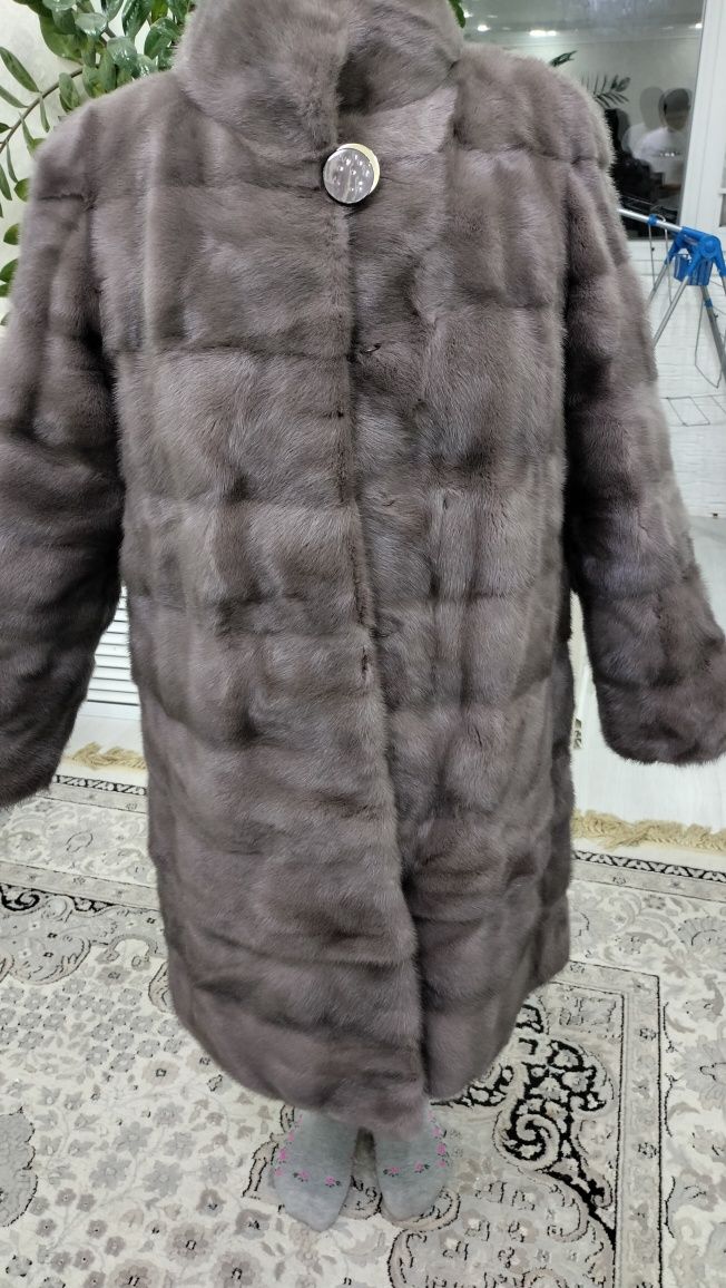 Продам шубу норковую