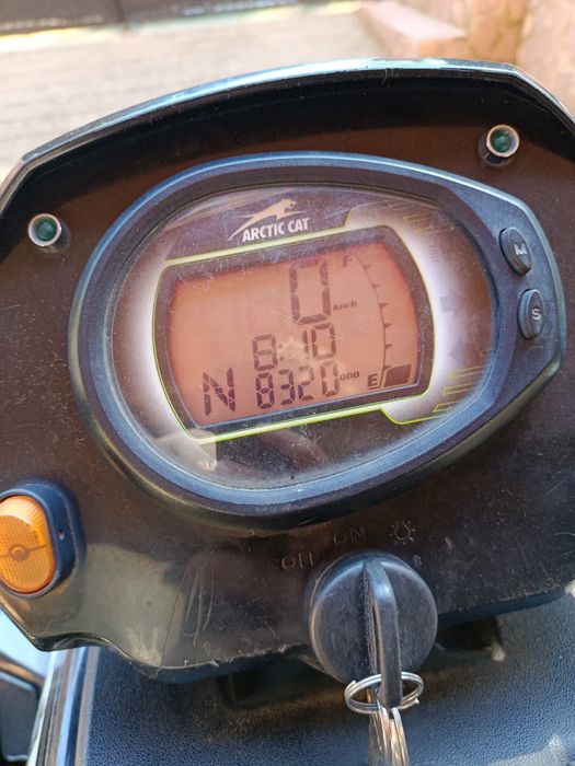 Arctic Cat 550 4x4 an fabricatie 2012