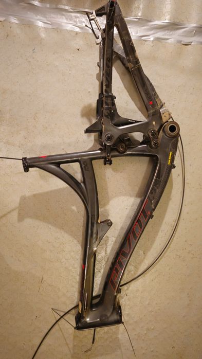 Pivot Mach 6 XL 27.5 carbon за части