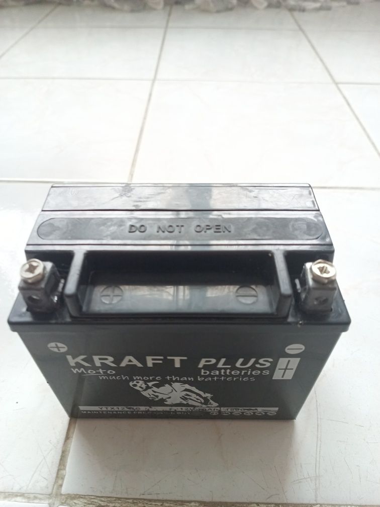 Акумулатор Kraft Plus YTX12BS 
12v
10A
Размери
Височина : 13см
Широчин
