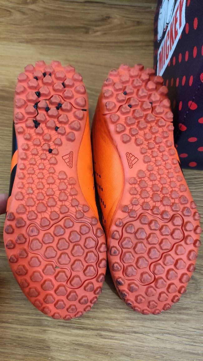 Adidas футболни стоножки 35 номер