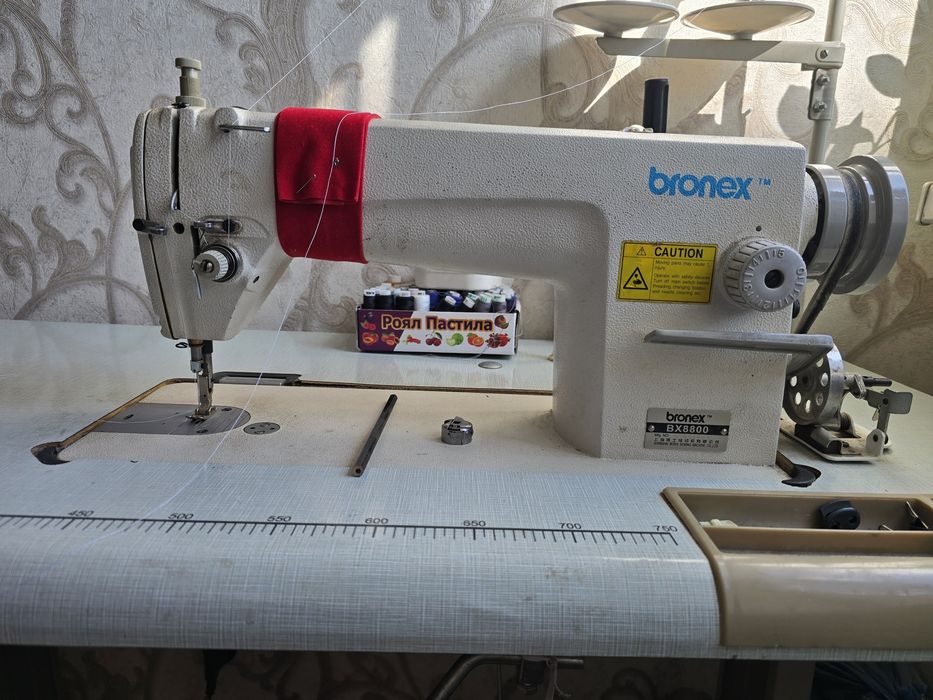 Швейная машина Bronex 8800