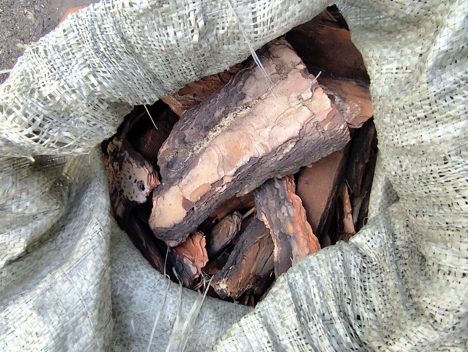 Щепки, кора дерева