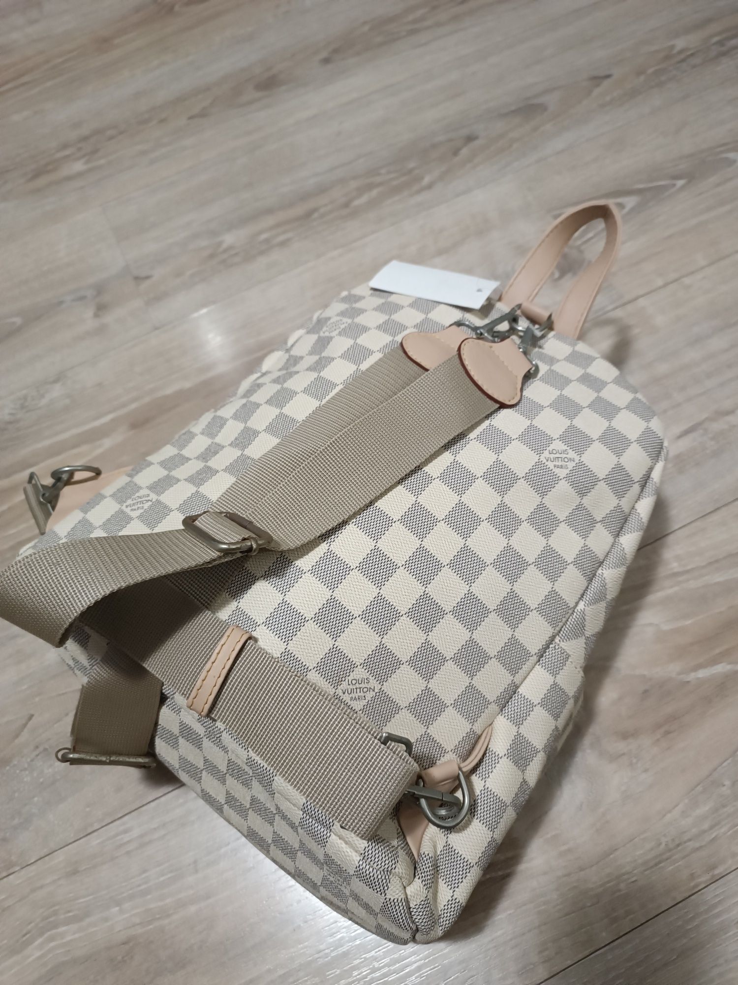 чантичка раничка Louis Vuitton клъч