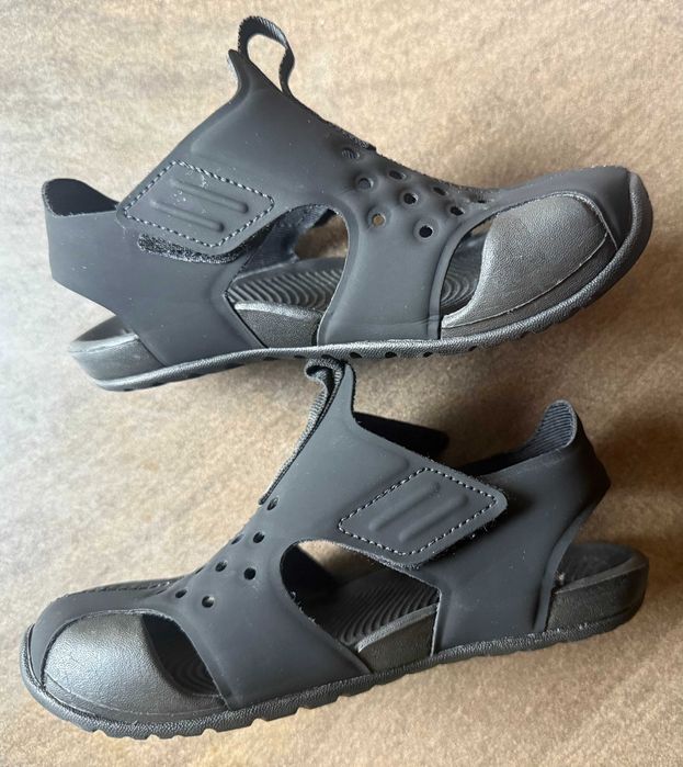 NIKE - Sandale negre copii masura 28!