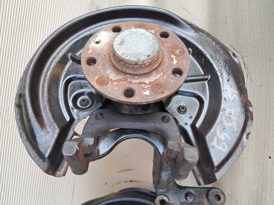 Vw Golf 5, fuzeta spate completa cu rulment si senzor ABS