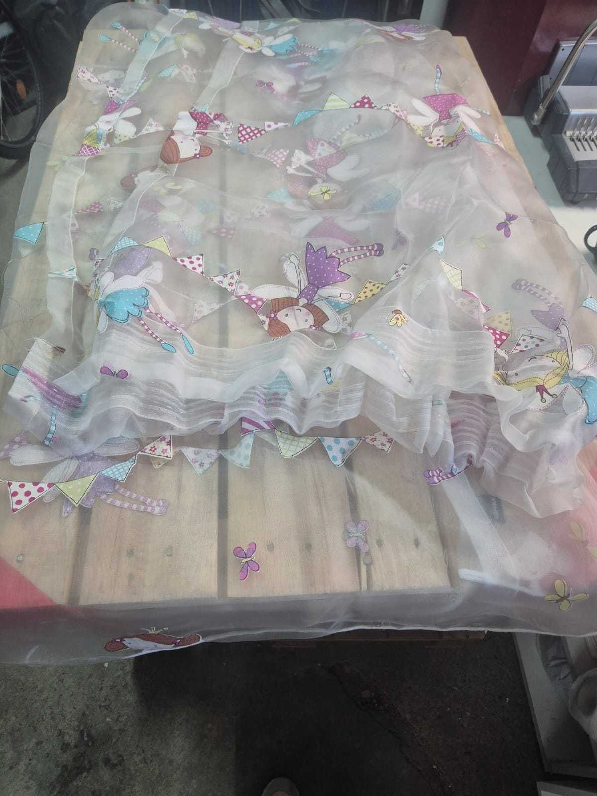 Perdele si draperii roz pentru camera fete