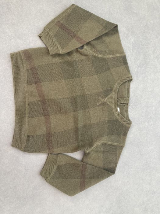 BURBERRY оригинална блуза /пуловерче