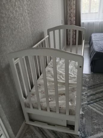 Детская кровать с новым  матрасом