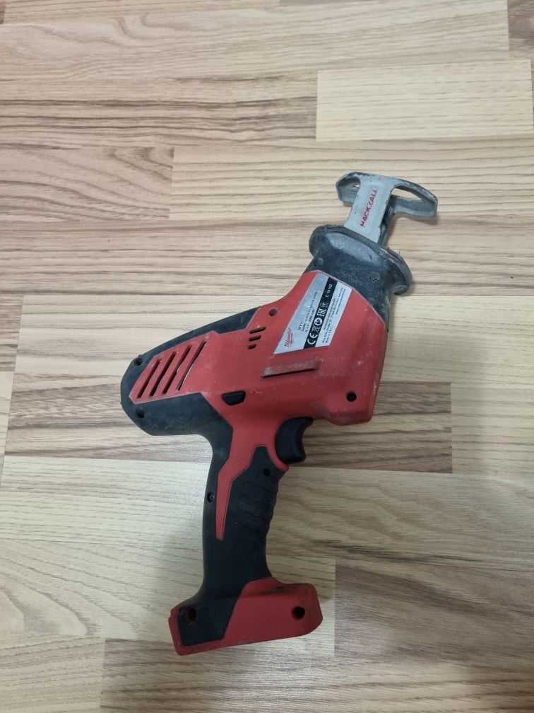 Vand fierăstrău milwaukee sabie m18
