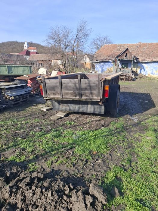 Vînd remorcă mig de înprăștiat gunoi