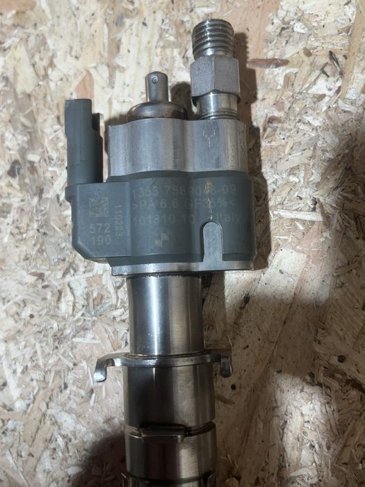Injector/Injectore Bmw 2.0 benzina  N43/N53 Cod:13537589048 index 6-11