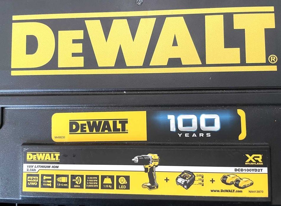 DeWalt DCD100y, 2 viteze 18v XR, 2x2Ah,incarcator si geanta , sigilata