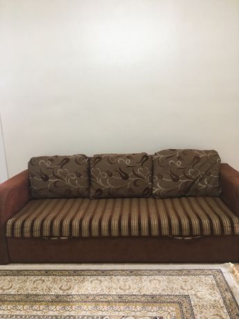 продам диван раскладной с подушкой