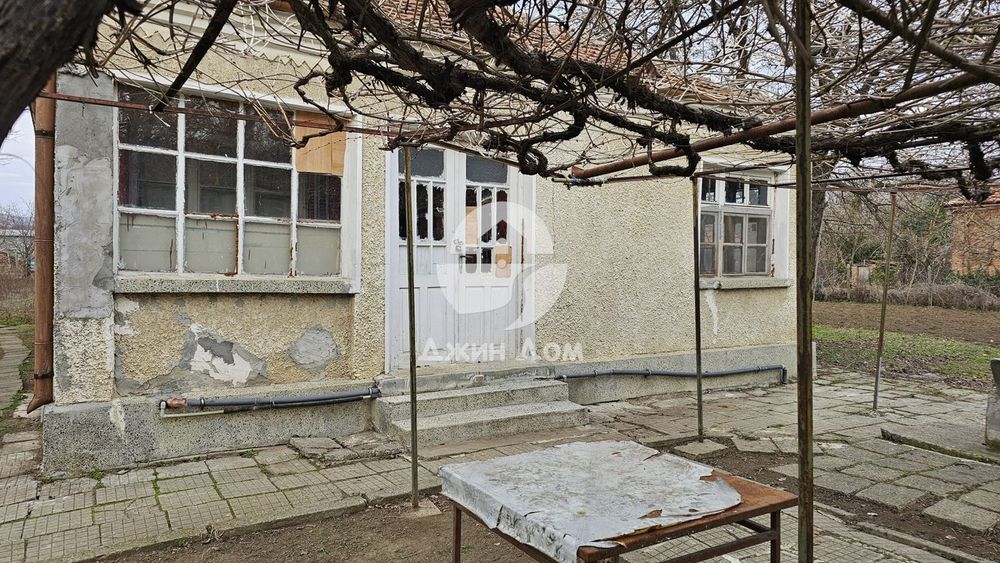 Къща в Бургас, област-с.Гюльовца площ 80 цена 85000