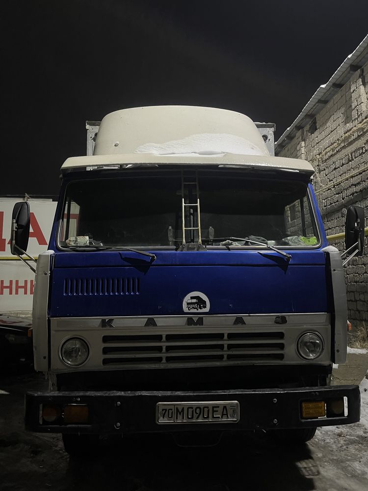 Kamaz pritsep kelishadgan joyi bor resda ishlab yurgan moshina