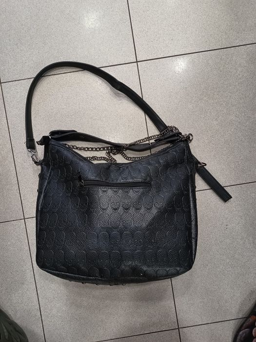 Кожена чанта с череп