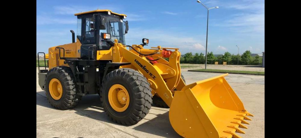 Погрузчик фронтальный