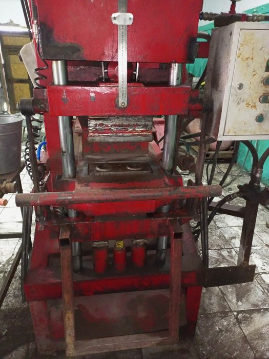 Станок для изготовления керпича лего