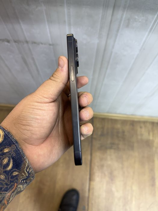 Продам Айфон 15 pro макс Sotiladi 87%