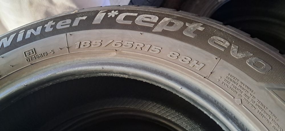 Vând 2 anvelope Hankook 185/65/R15 MS