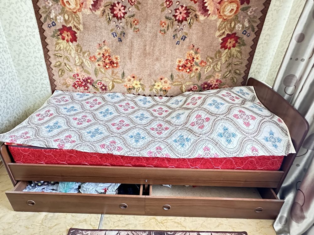 Продаётся односпальная кровать в отличном состоянии