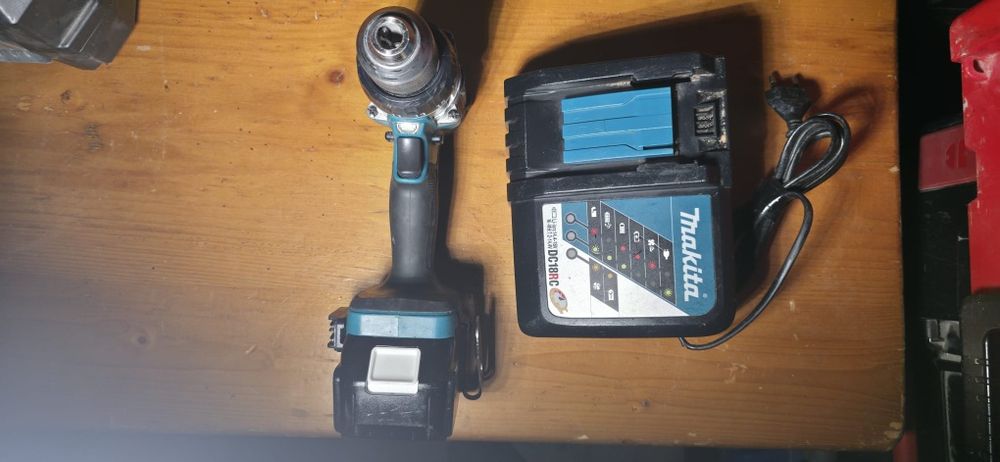 Filetanta makita dhp486 + baterie 3 amperi+ incarcator rapid