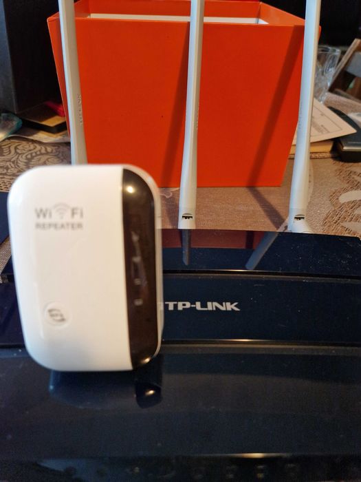 WIFI Router + WIFI Repeater
