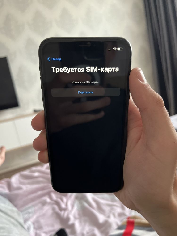Iphone Xr в отличном состоянии, не работает сим лот