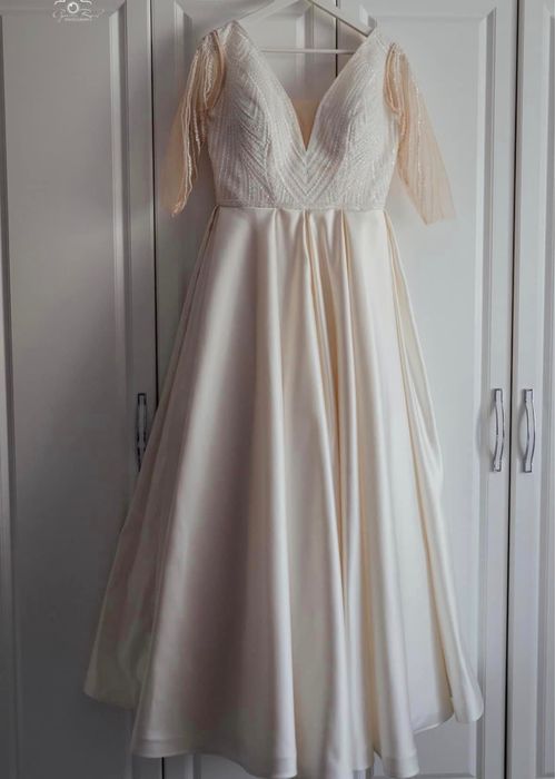 Rochie mireasa + trena complet detasabila